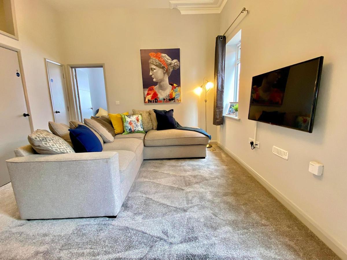 Beautiful Apartment - 5 Minute Walk To The Best Beach! - Great Location - Parking - Fast Wifi - Smart Tv - Newly Decorated - Sleeps Up To 4! Close To Bournemouth & Poole Town Centre Exteriör bild