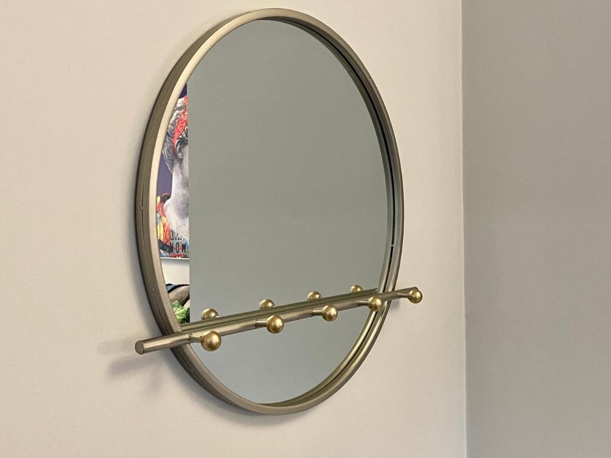 Beautiful Apartment - 5 Minute Walk To The Best Beach! - Great Location - Parking - Fast Wifi - Smart Tv - Newly Decorated - Sleeps Up To 4! Close To Bournemouth & Poole Town Centre Exteriör bild