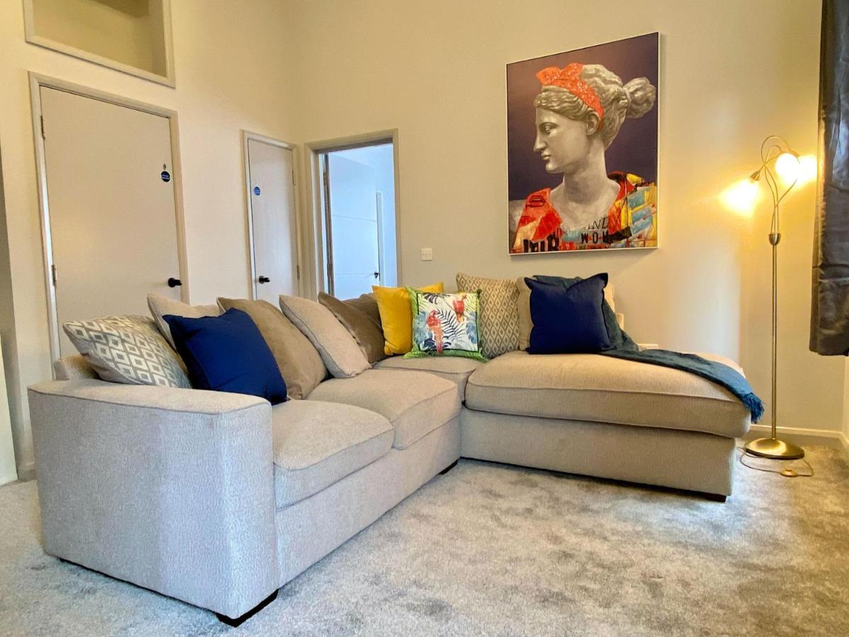 Beautiful Apartment - 5 Minute Walk To The Best Beach! - Great Location - Parking - Fast Wifi - Smart Tv - Newly Decorated - Sleeps Up To 4! Close To Bournemouth & Poole Town Centre Exteriör bild