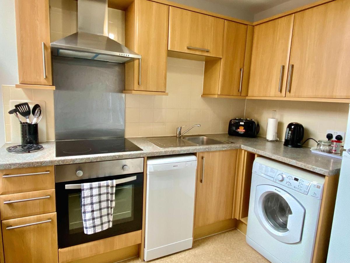 Beautiful Apartment - 5 Minute Walk To The Best Beach! - Great Location - Parking - Fast Wifi - Smart Tv - Newly Decorated - Sleeps Up To 4! Close To Bournemouth & Poole Town Centre Exteriör bild