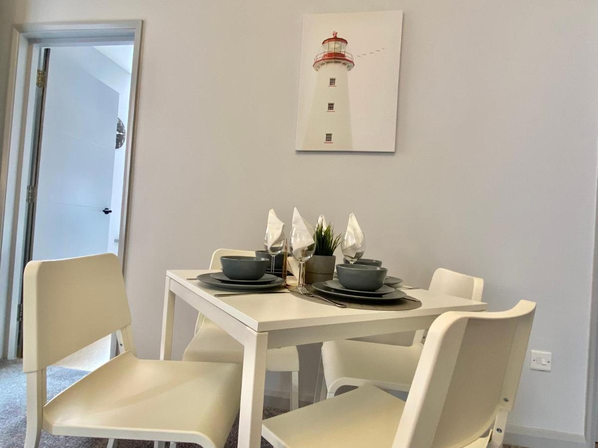 Beautiful Apartment - 5 Minute Walk To The Best Beach! - Great Location - Parking - Fast Wifi - Smart Tv - Newly Decorated - Sleeps Up To 4! Close To Bournemouth & Poole Town Centre Exteriör bild